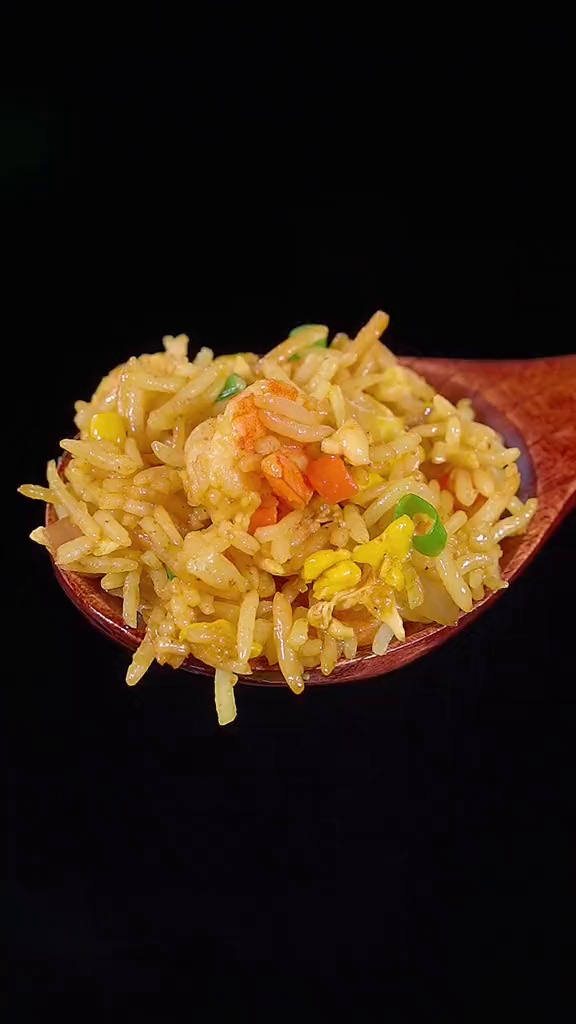 这样做的咖喱炒饭太好吃了,大人小孩都爱吃