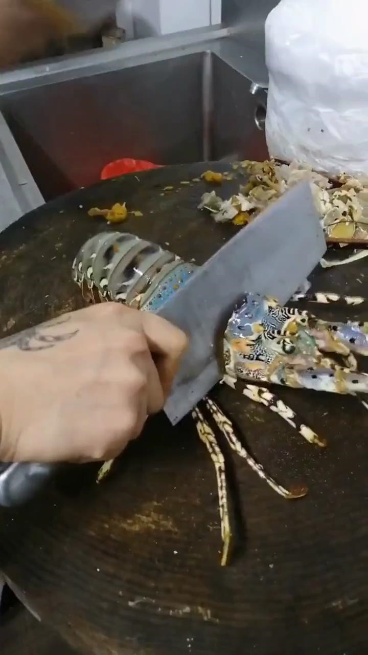 一千块一只非常罕见的西非青龙虾,用新做法,出锅后一盘不够吃