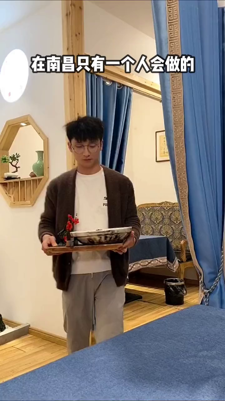 在下雪的南昌,吃到了的蟹黄灌汤大黄鱼