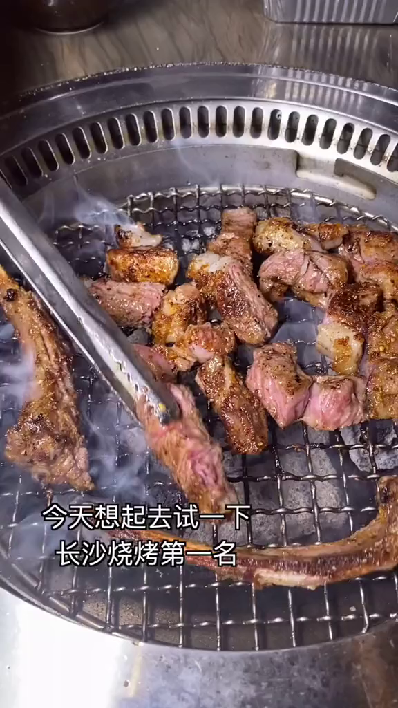 君悦的烧烤自助还是蛮靠谱的,服务也是不错滴,好评