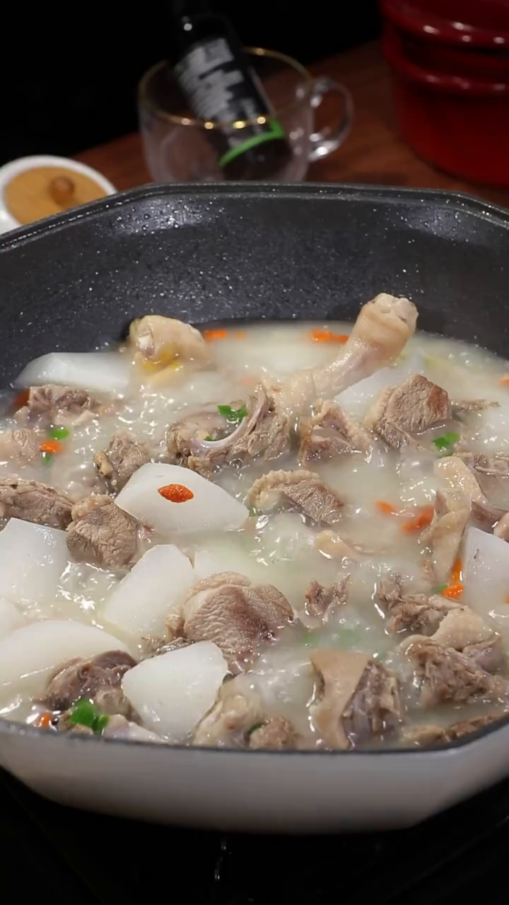 老少皆宜的老鸭萝卜汤,特别适合冬天喝