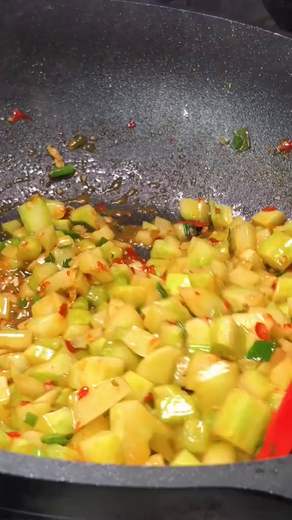 湘味素炒第1集:酸辣黄瓜丁不负每一份热爱