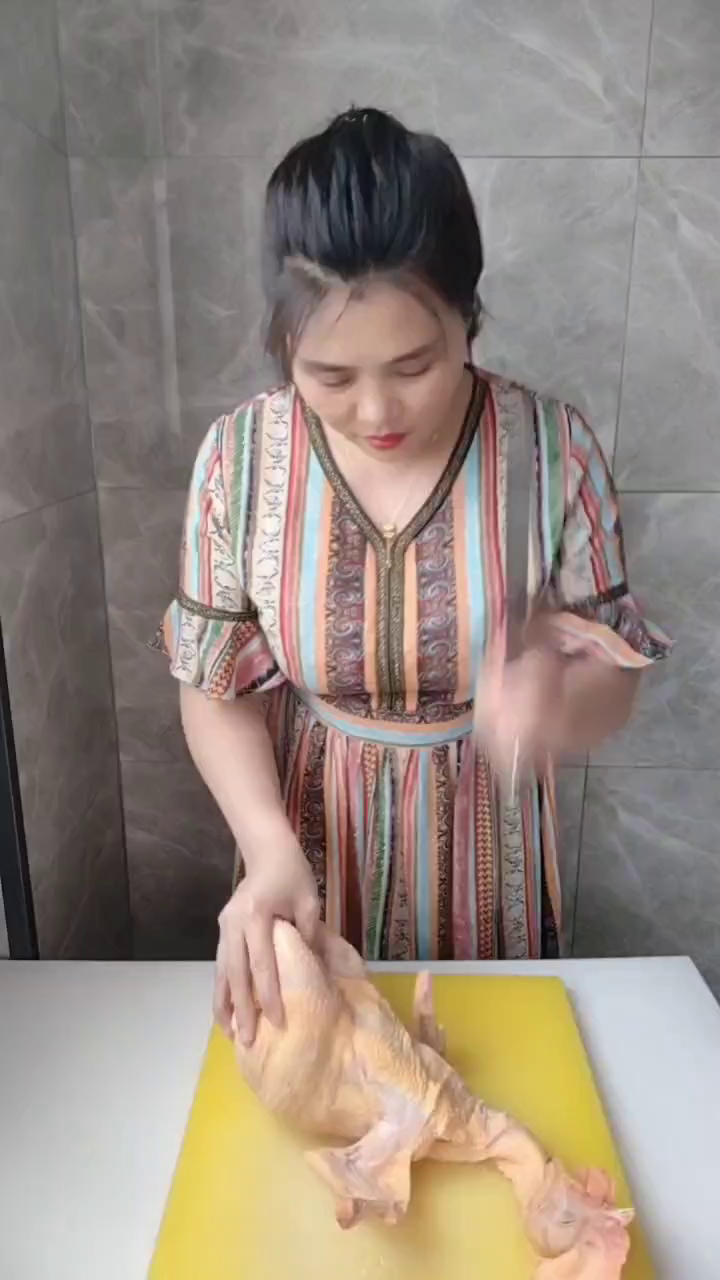 地锅鸡贴饼家常做法,儿子最爱,我最喜欢吃上面的贴饼