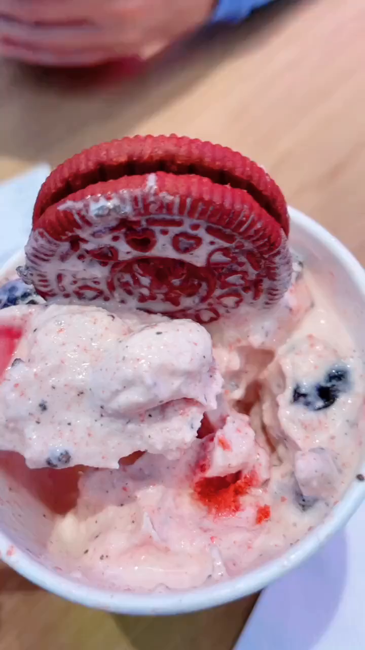 DQ新品红丝绒奥利奥暴风雪我加了麻薯!红红火火恍恍惚惚