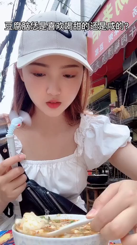 听说北方人都喜欢咸豆腐脑?南方人都喜欢喝甜豆腐脑?