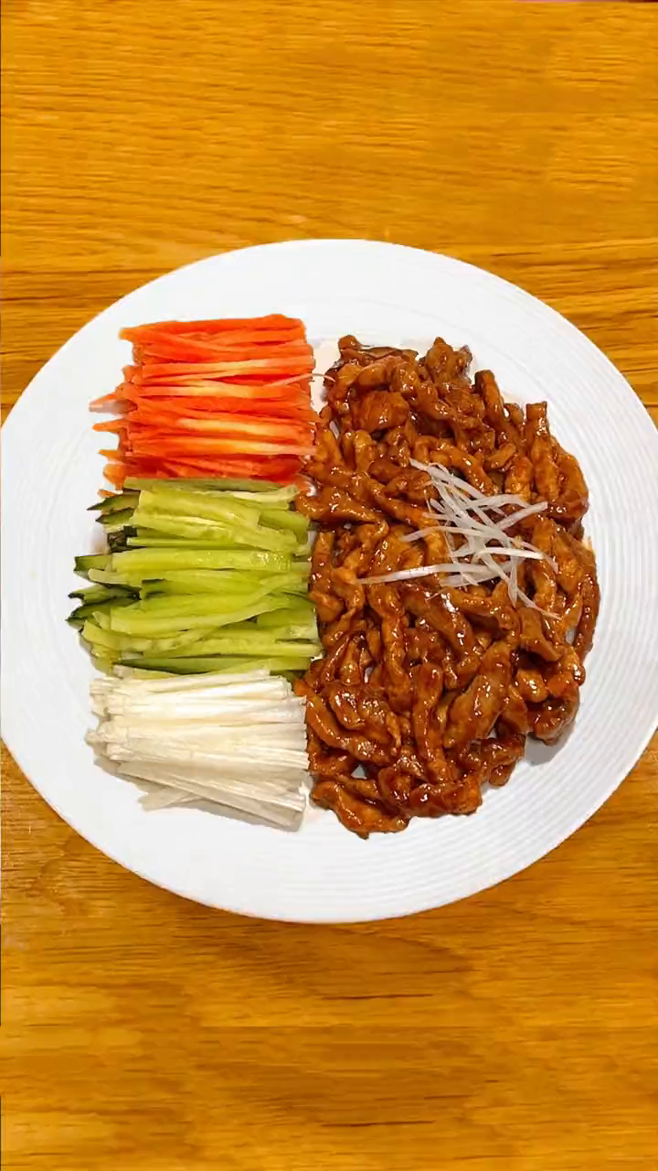 京酱肉丝的家庭做法,简单又好吃京酱肉丝