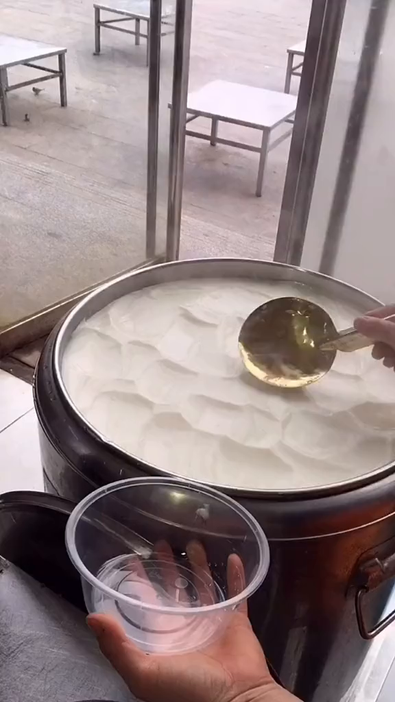 豆腐脑在早餐品种里面绝对是暴利,滑嫩不出水