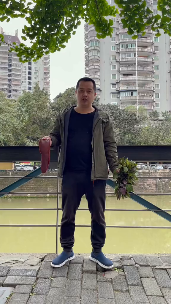 血皮菜炒猪肝是绝配,记得小时候在乡下