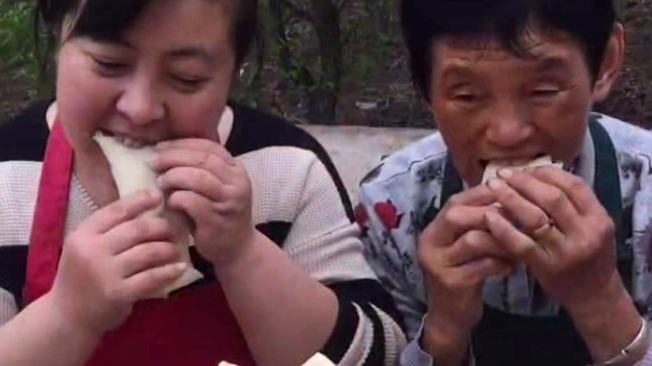 90后最深刻的回忆,馍馍配咸菜一顿能吃8个,想想就流口水