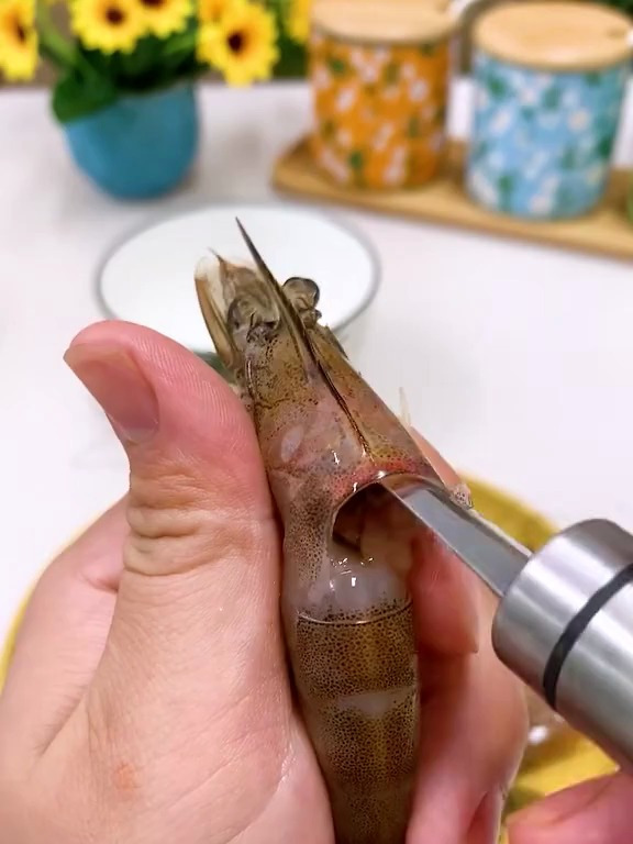 爱吃虾的姐妹们一定要入手这个能去虾脑虾胃不锈钢去龙眼核神器