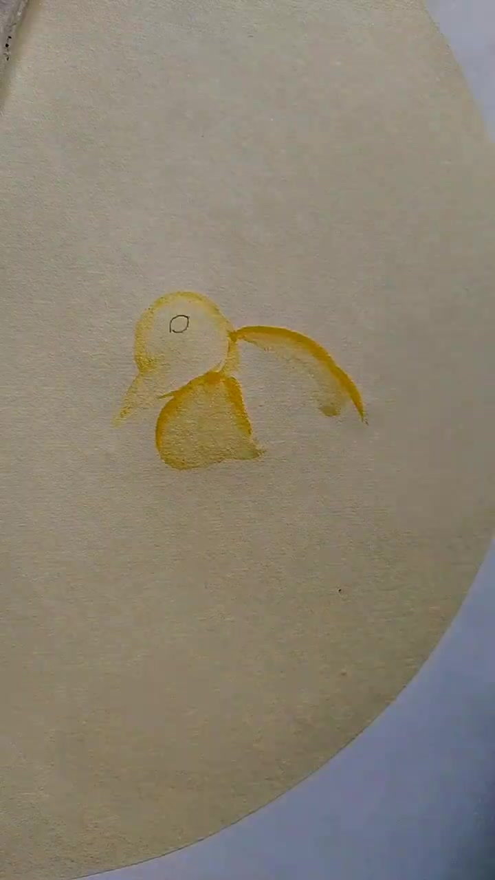 一对可爱的小鸭子,依偎在一起