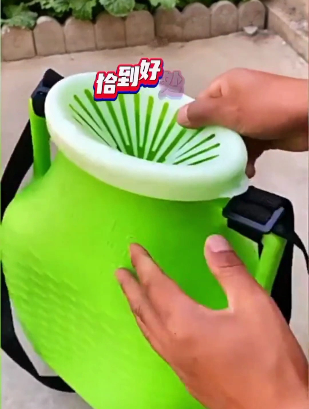 户外钓鱼:造型独特的篓子,却是捕鳝鱼利器,看黄鳝如何上钩?