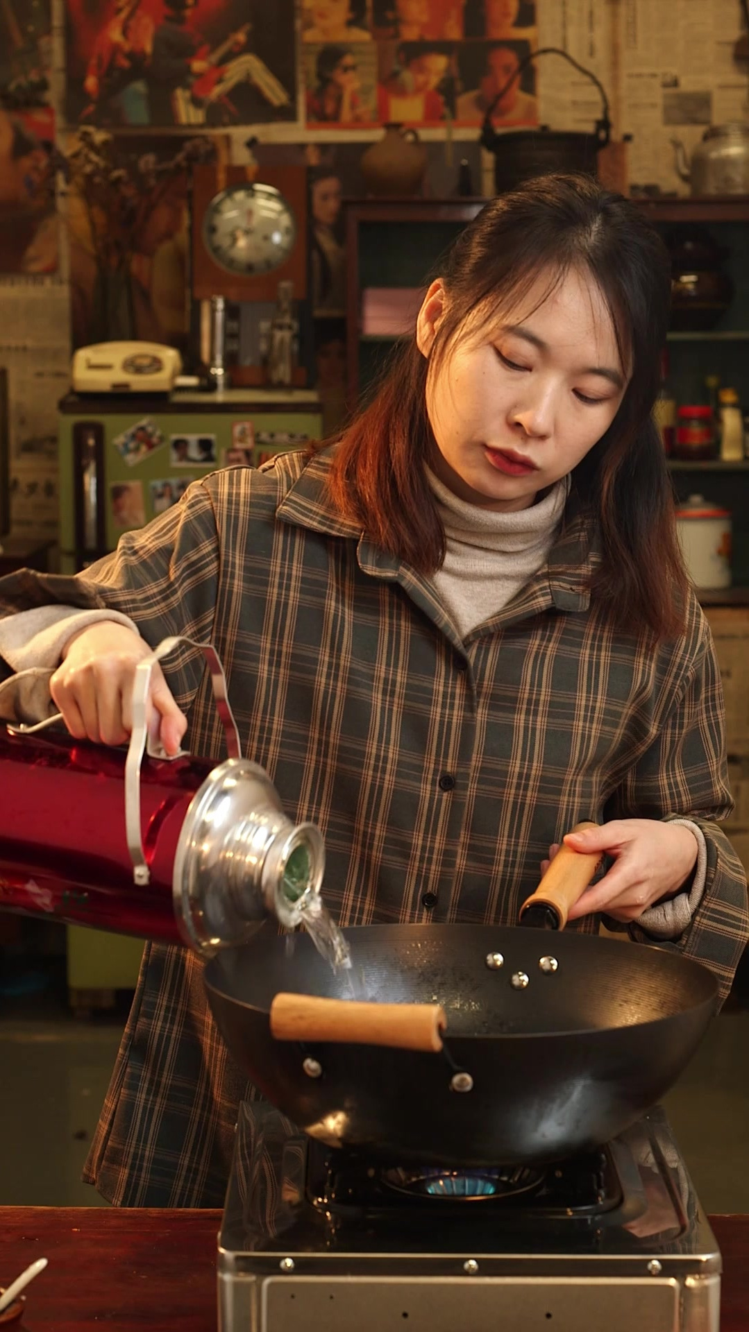 菠菜鸡蛋羹你们吃过吗?没吃过的快来和小芳学一下吧~