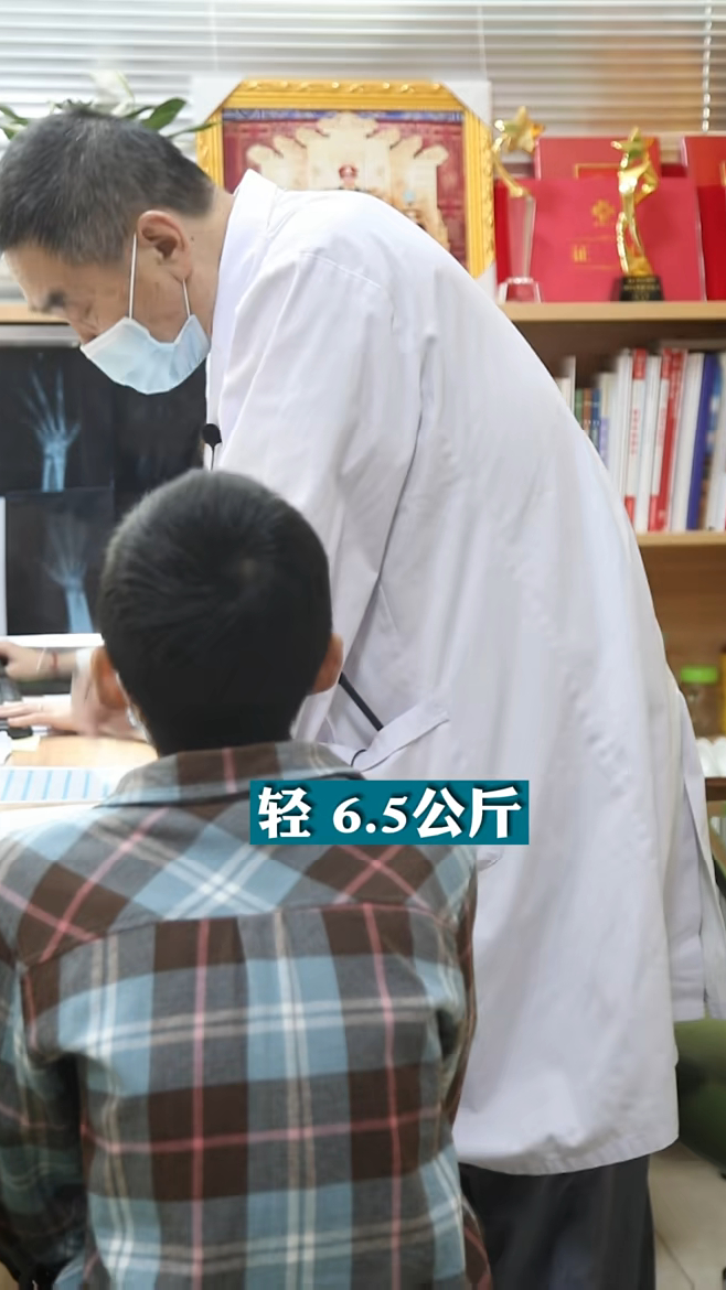 成都熊爷爷说长高:孩子严重缺维生素D不但影响长高,还会鸡胸