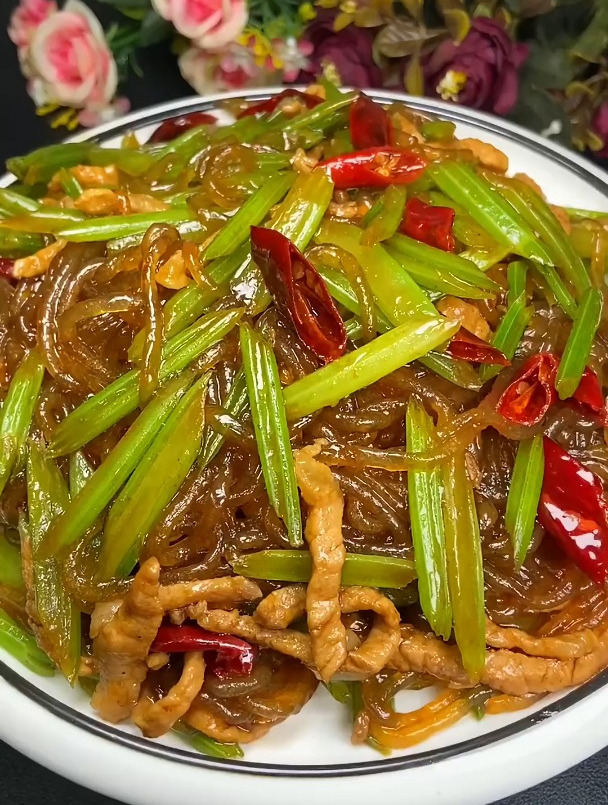 芹菜炒粉条 美食 家常菜 美食教程