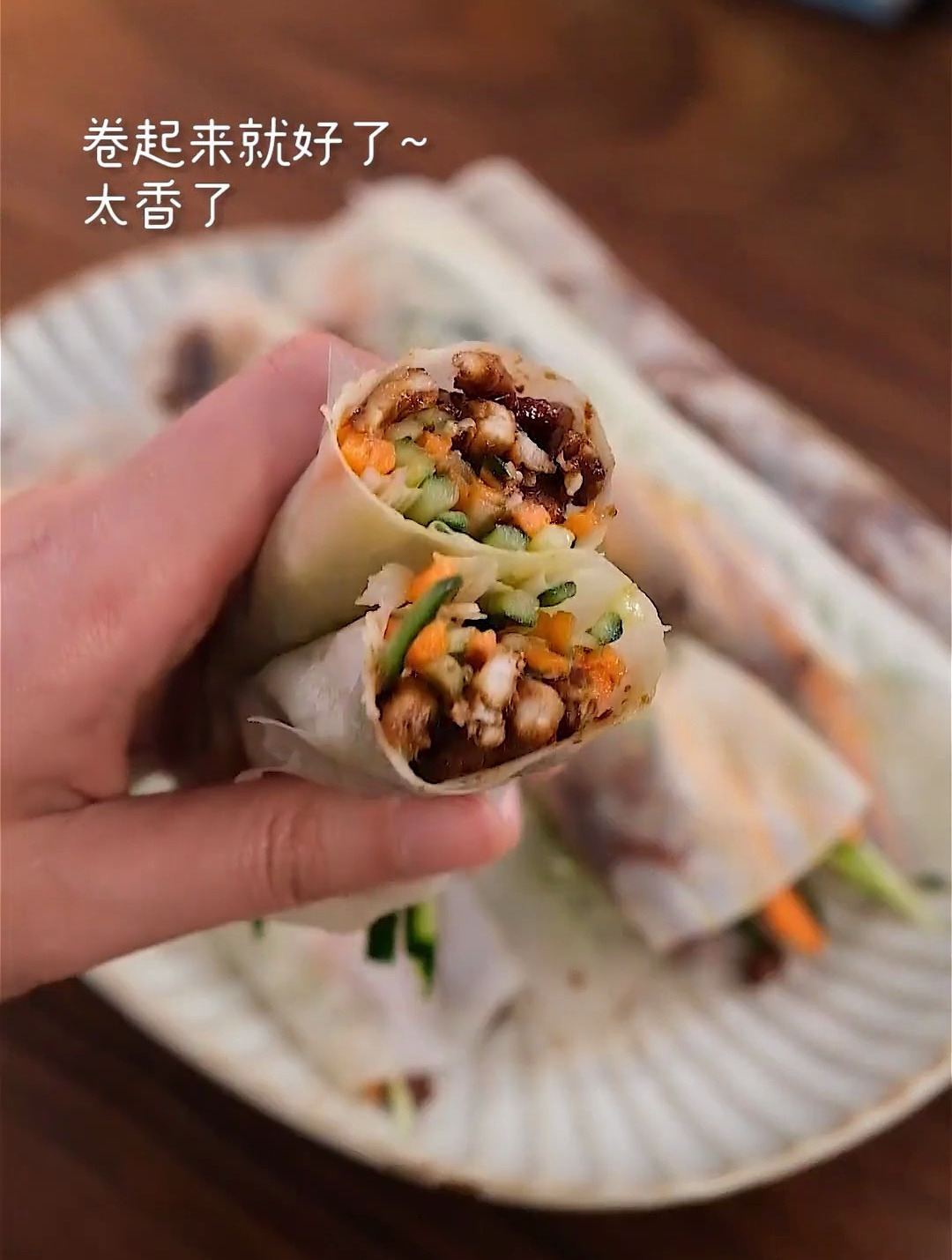 把饺子皮蒸一蒸,比北京烤鸭还好吃!