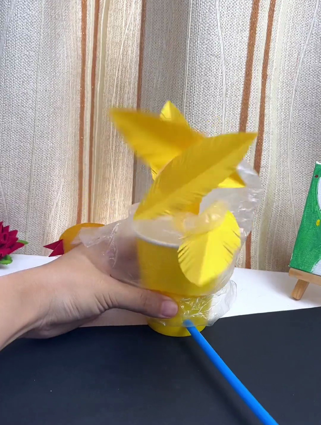 平时的一次性手套攒着别扔,一起来做好玩的大公鸡吧