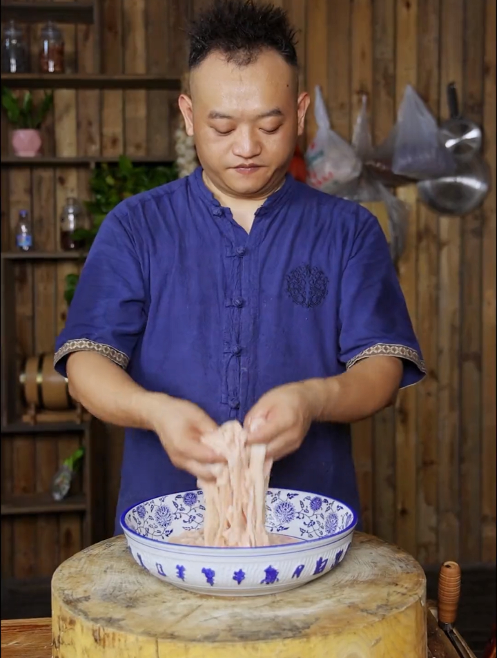 鸭肠不只是烫火锅,爆炒做法也好吃得很,又香又脆!