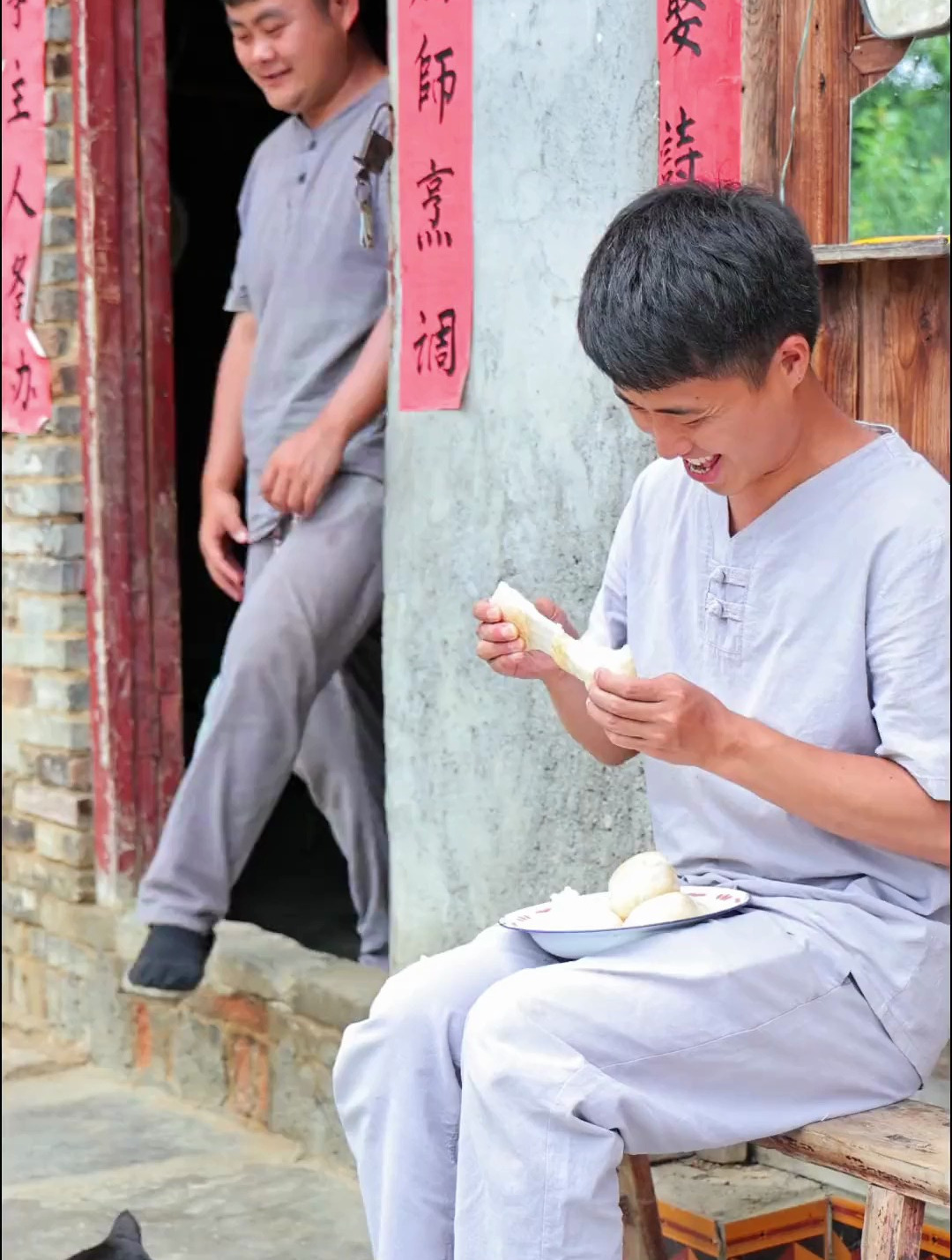 大家应该都吃过糍粑,但很少有人知道糍粑的来之不易吧