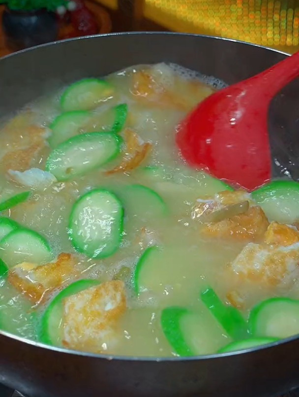 好喝的丝瓜榨菜鸡蛋汤