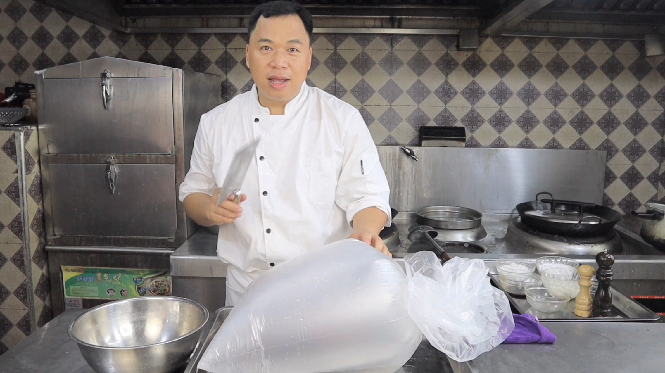 老虎鱼和珊瑚鱼的鲜美度对比是怎样的?梁师傅试了一下,不分高下