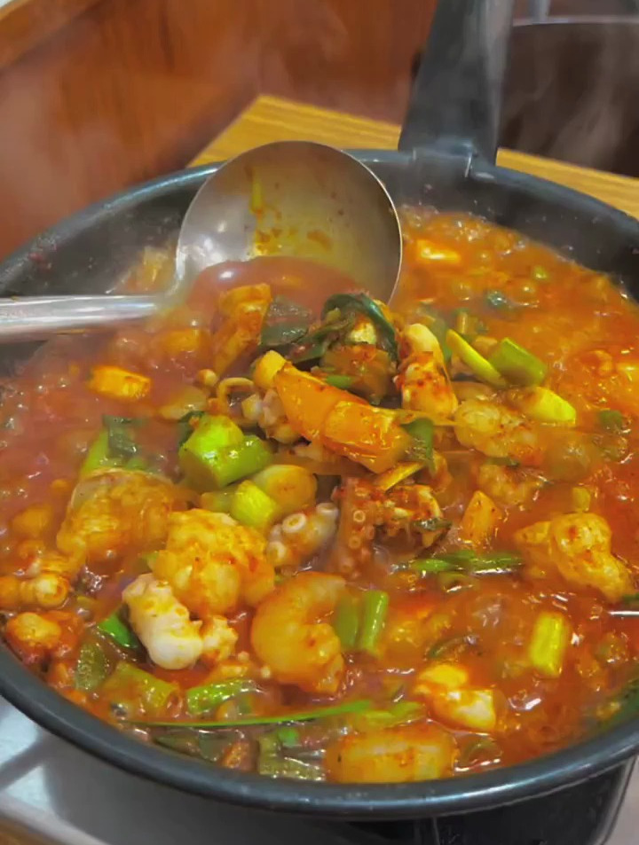 爆辣章鱼火锅,这也太过瘾啦 韩国美食 章鱼火锅