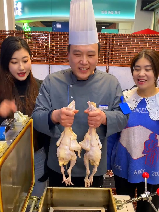 醉仙鸭,30种香料腌制而成,一炸香醉过路人,一天300只不够