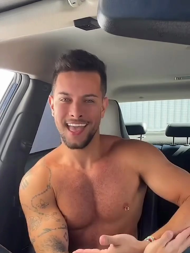 帅哥都喜欢跳舞,这哥们真帅 肌肉男