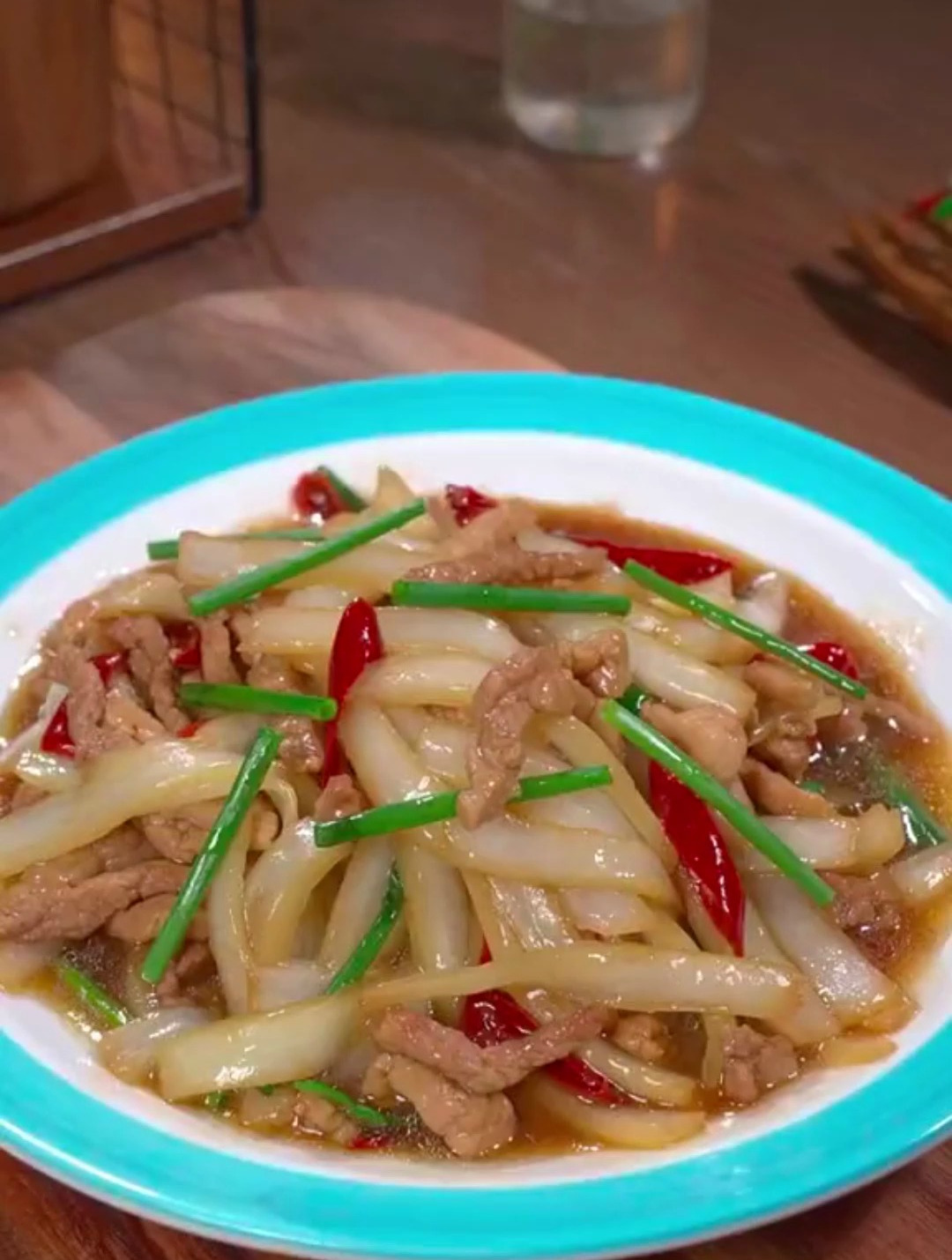 白菜梗炒肉,做法简单、好吃又下饭