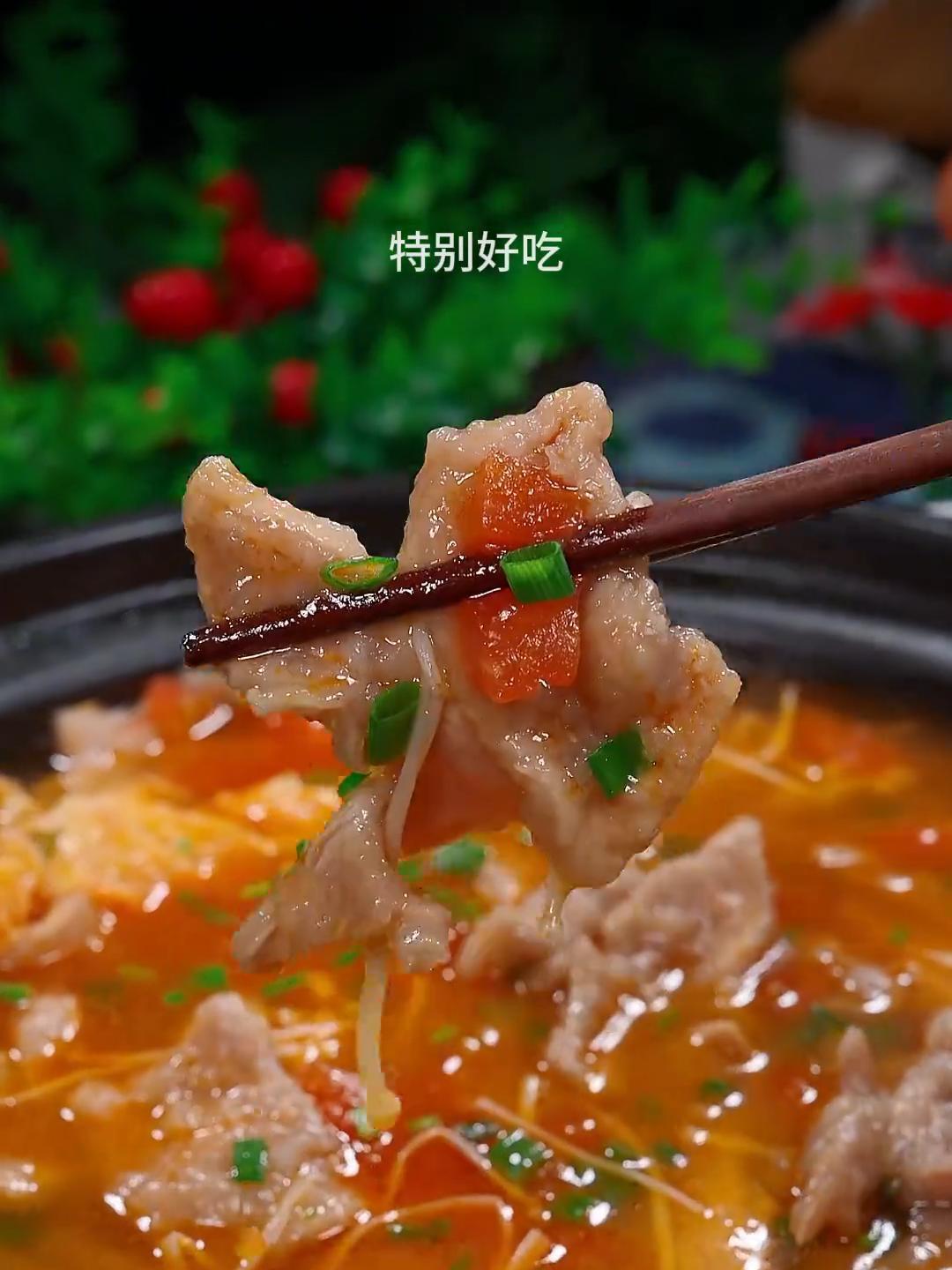 这样做的肉片滑嫩又好吃,特别适合老人和小孩