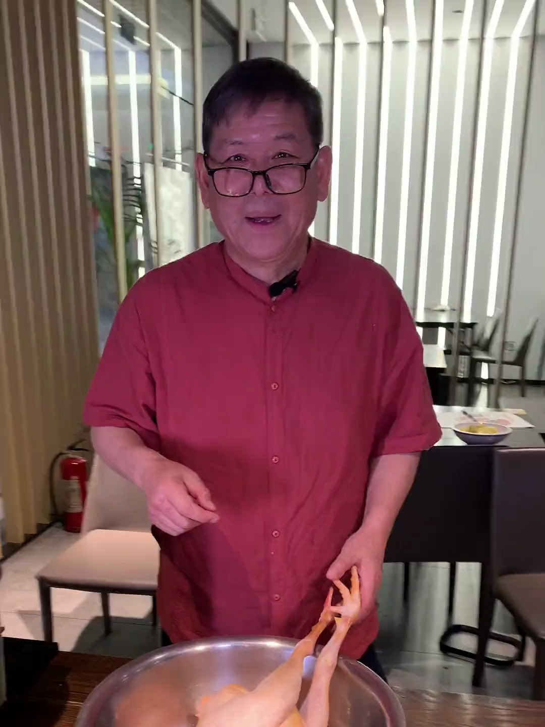 杭州版的白切鸡调料视频里有介绍