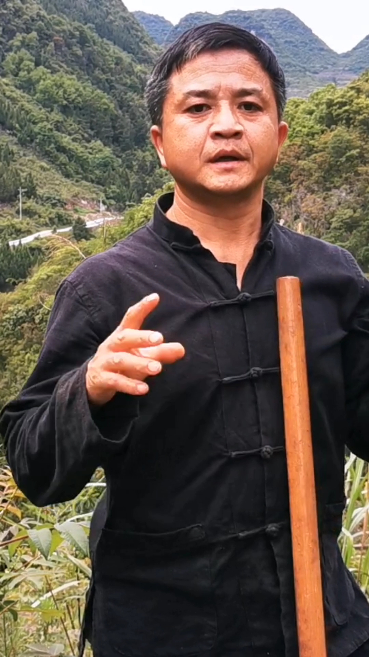 以前只知道这是姨妈菜,今天才知道它就是白花前胡,响当当的中草药