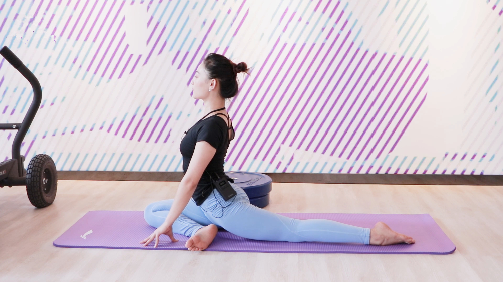 天鹅式,每天趴5分钟,调气血、提升气色,一觉醒来皮肤都变好了