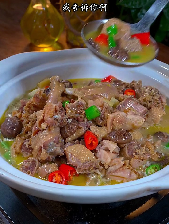 正宗农家风干鸡鸭,香醇诱人,腊味十足,这土鸡土鸭,皮糯肉香