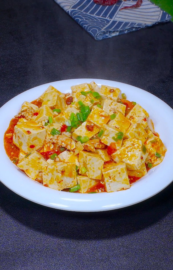 做出正宗的麻婆豆腐,大厨教你一招,麻辣烫嫩,咸香下饭又简单