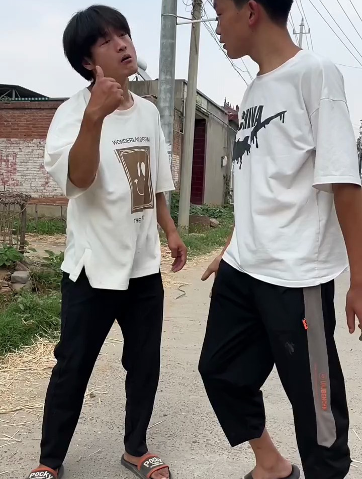 今天给小老弟做鸡肉炖土豆