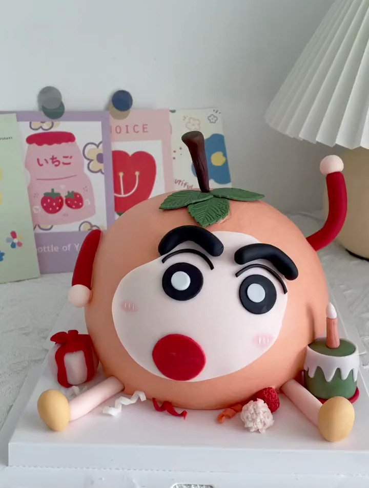 丑萌丑萌的蛋糕～蜡笔小新主题