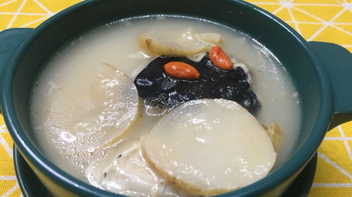 广东靓汤：天麻当归炖鱼头味道鲜美营养，补脑活血，做法简单