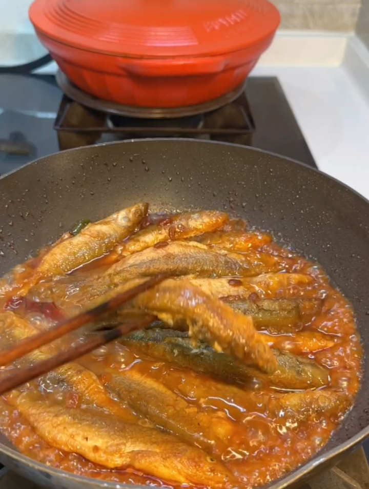 记录真实生活 蒸饺 酱炖鱼