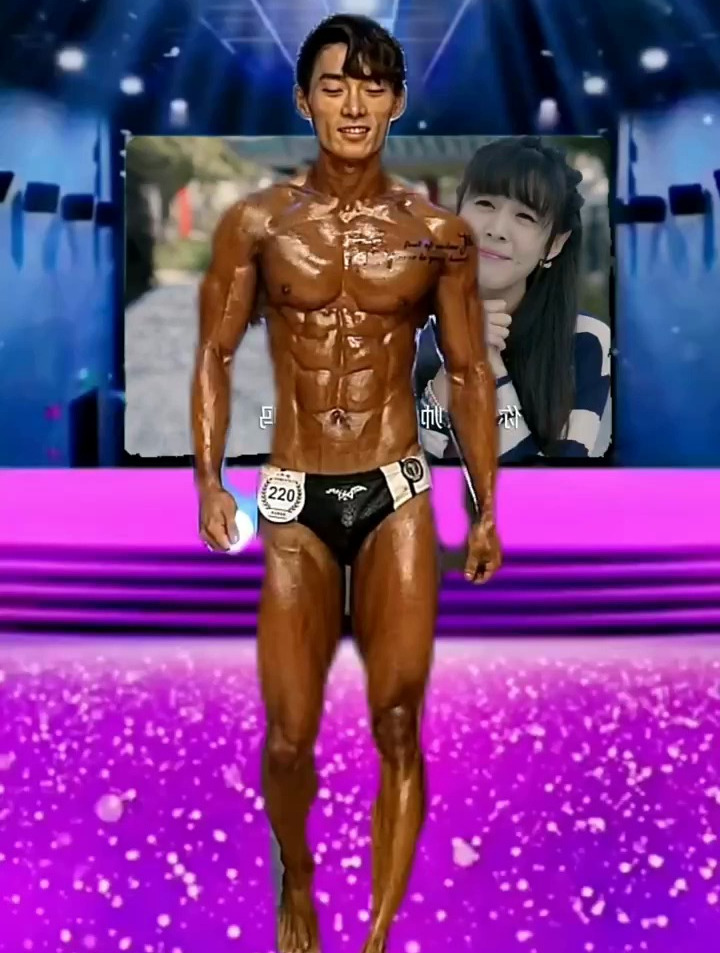 健美比赛拍下的一幕,韩国男模肌肉型男,这样的肌肉量刚刚好