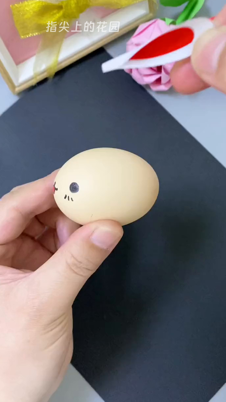 春节将至,鸡蛋壳变身小兔子灯笼,和孩子一起动手吧!
