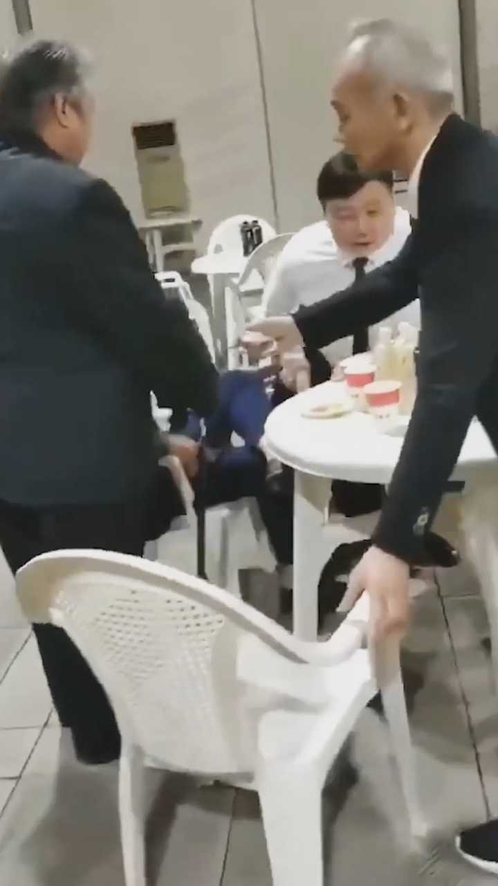 还有多少个十年?岁月如梭,都在老去,洪金宝,元彪,王晶的电