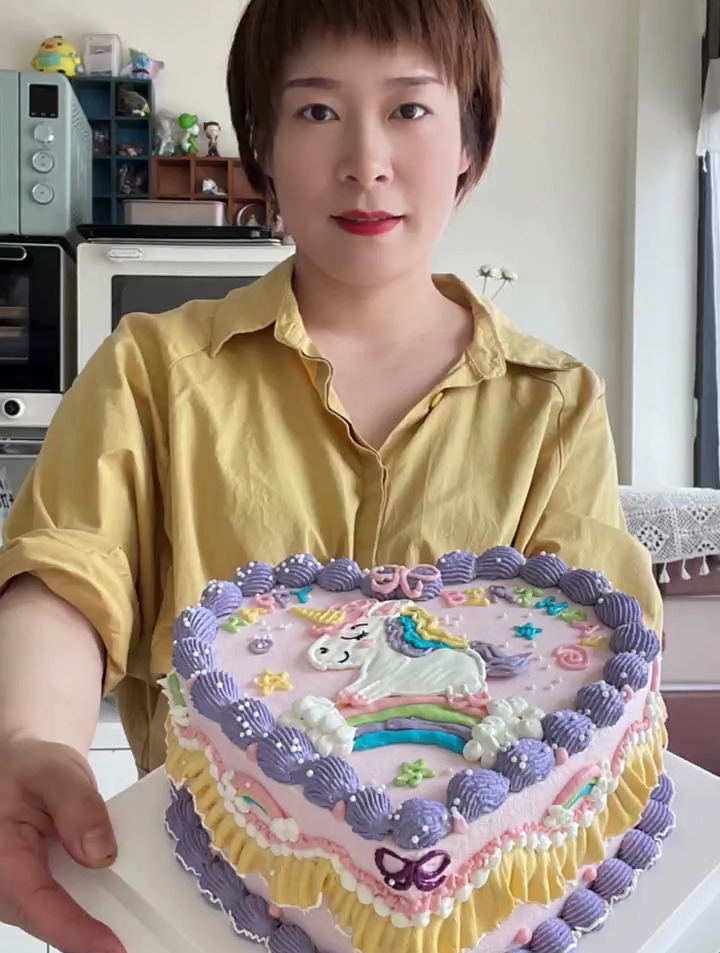 十几种颜色搭配的卡通独角兽,梦幻般的童话蛋糕,你们喜欢吗?