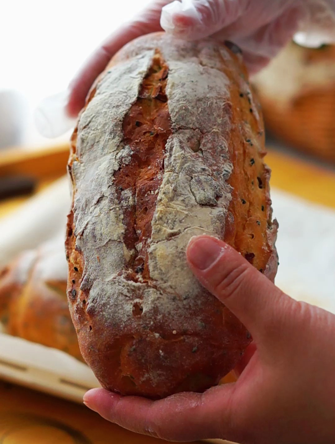 免揉膜,搅拌搅拌就做成的红枣面包,柔软香甜,你也可以一次成功