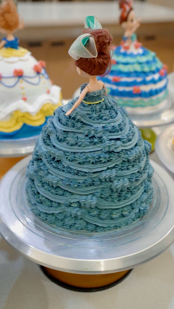 超可爱的芭比娃娃蛋糕!芭比女孩心中的最爱!