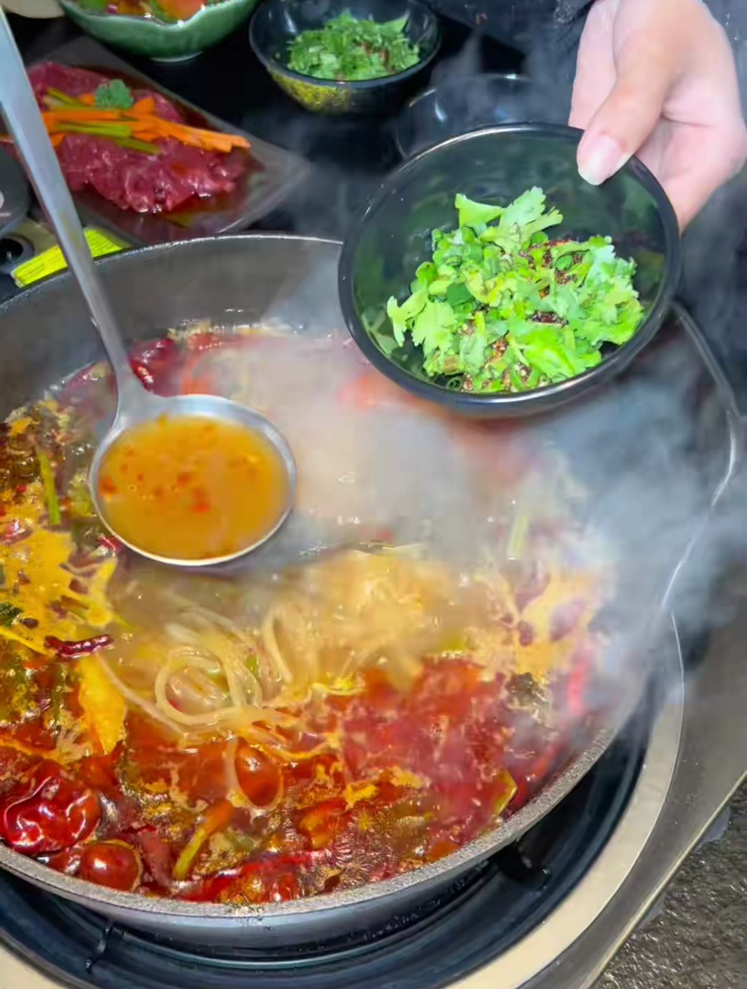 花园道也能吃到正宗云南酸菜火锅啦!