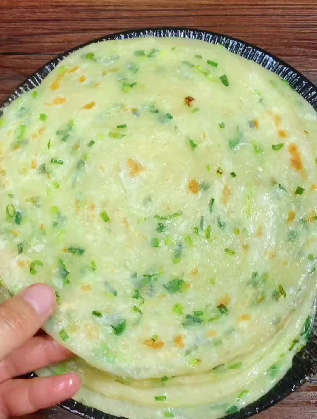 葱花油饼自制教程 千层饼的美食做法