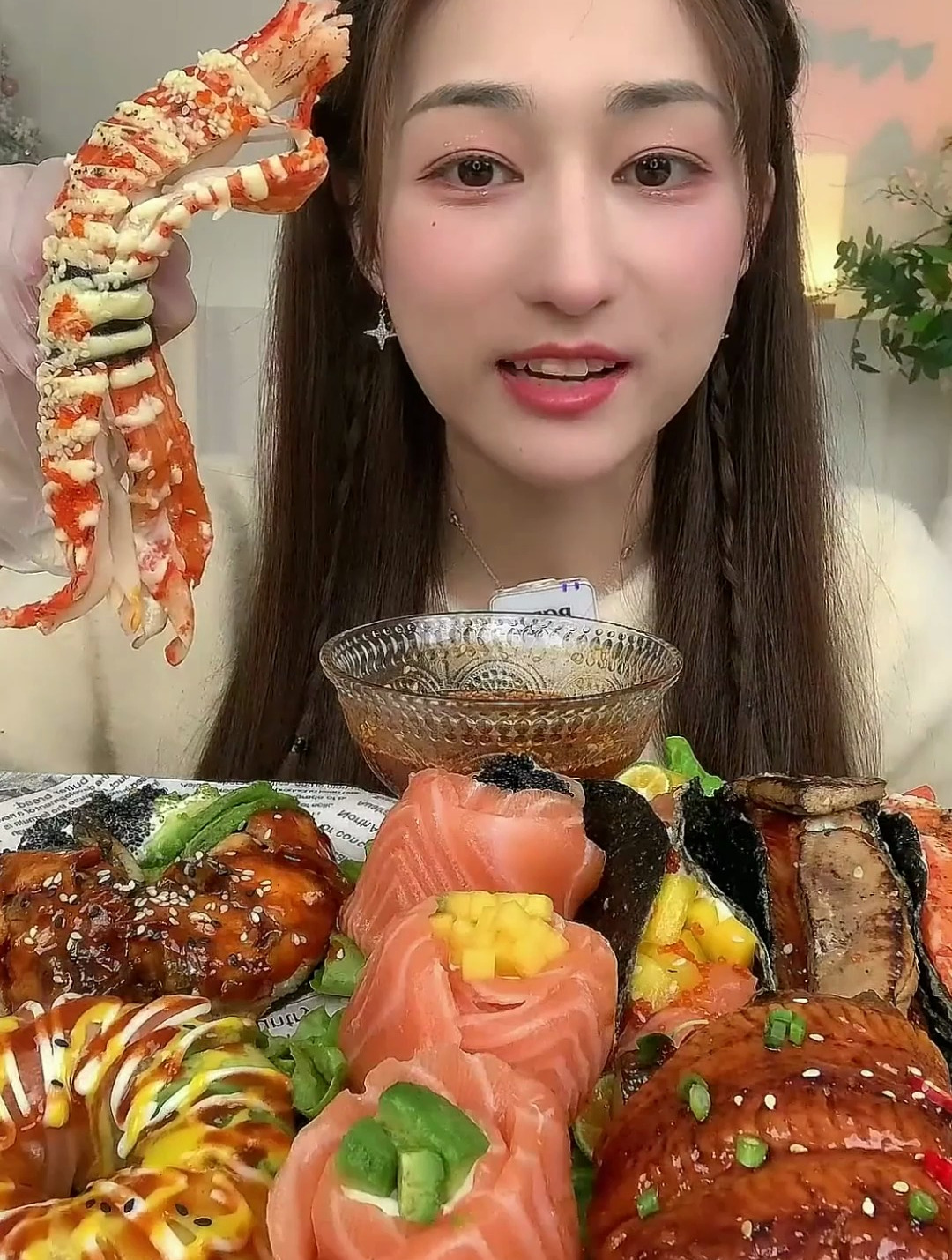 豪华寿司局来啦,甜甜圈寿司_三文鱼花_巨型鳗鱼寿司_帝王蟹柳