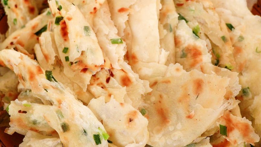 葱油饼,不老的秘密:外酥内软,简单美味做法大公开!