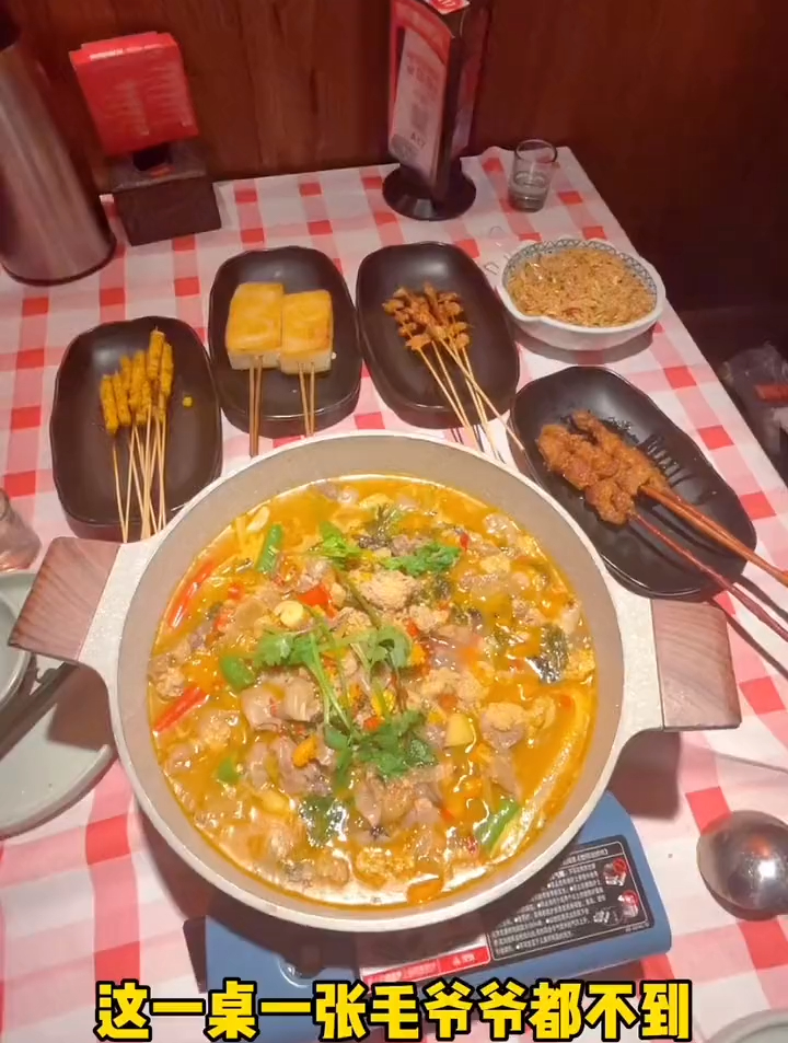 拿下一桌鱼籽鱼泡和烤串!